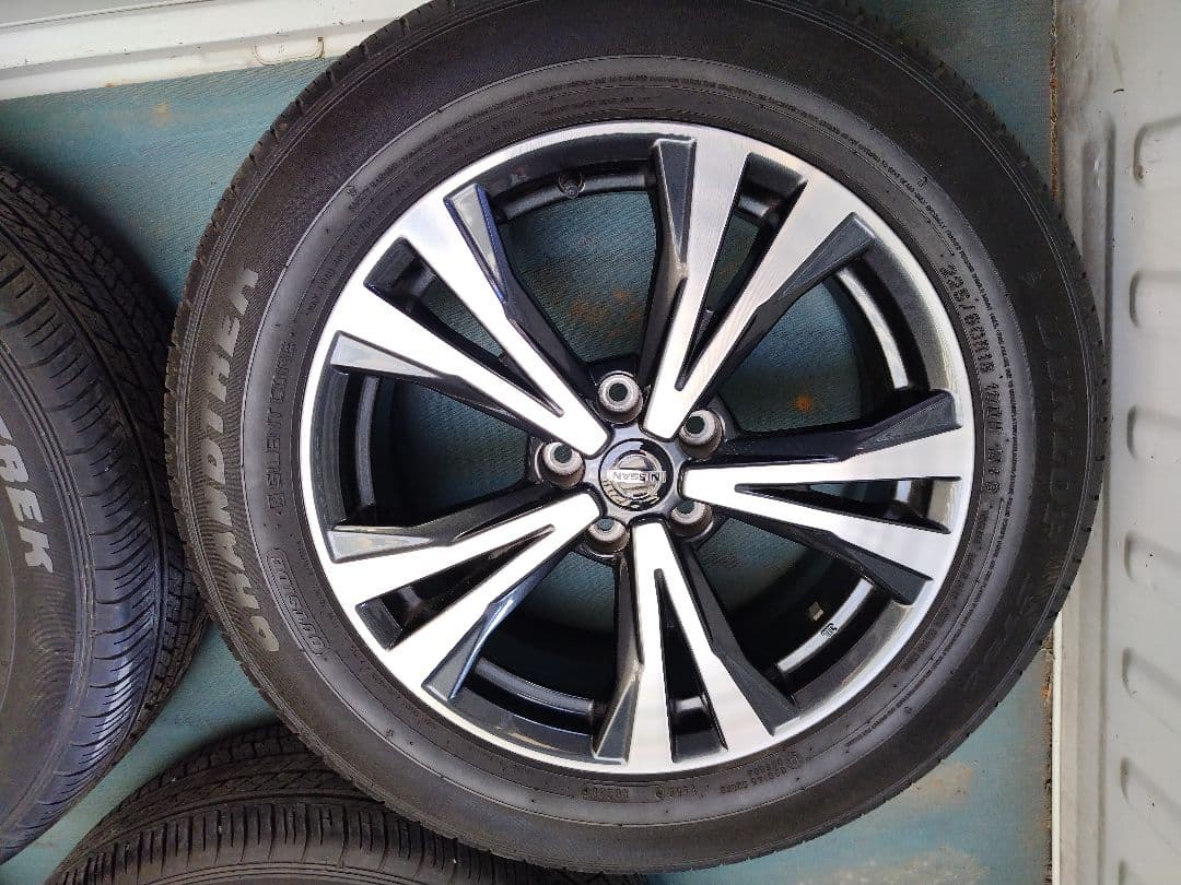 日産エクストレイルT32後期純正18インチホイールタイヤセット（1本分）