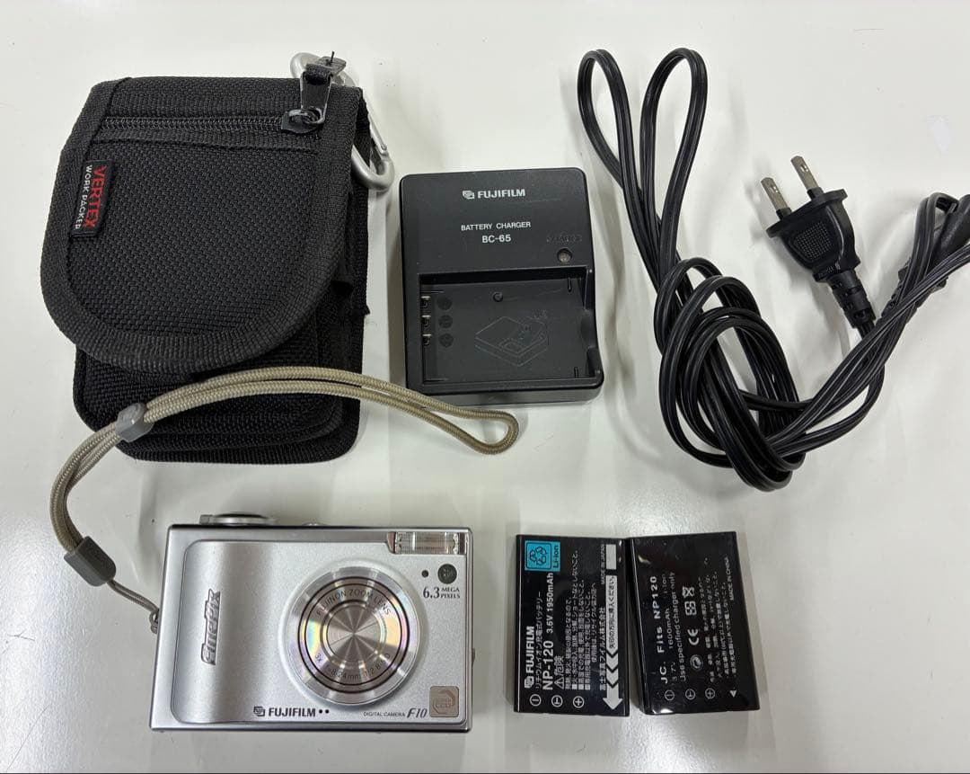 FUJIFILM finepix F10 デジタルカメラ