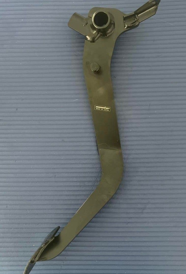 スイフトスポーツZC33Sモンスタースポーツ製クラッチペダル