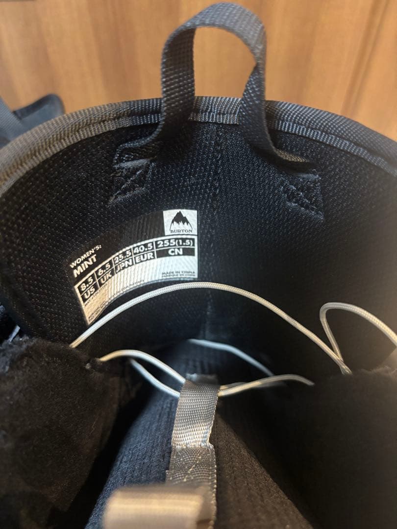 BURTON MINTスノーボードブーツ 25.5サイズ ブラック　バッグ付き