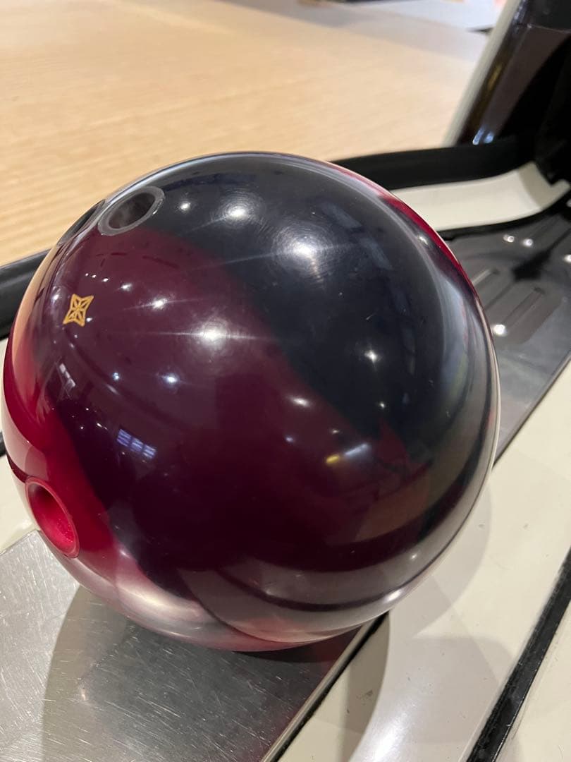 ヨッシー　ボウリング　ボール　ロックスター　15P 美品　プラグ無し