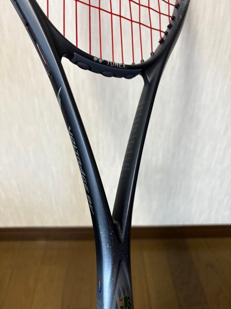 YONEX ヨネックス　VOLTRAGE￼8V ボルトレイジ8V