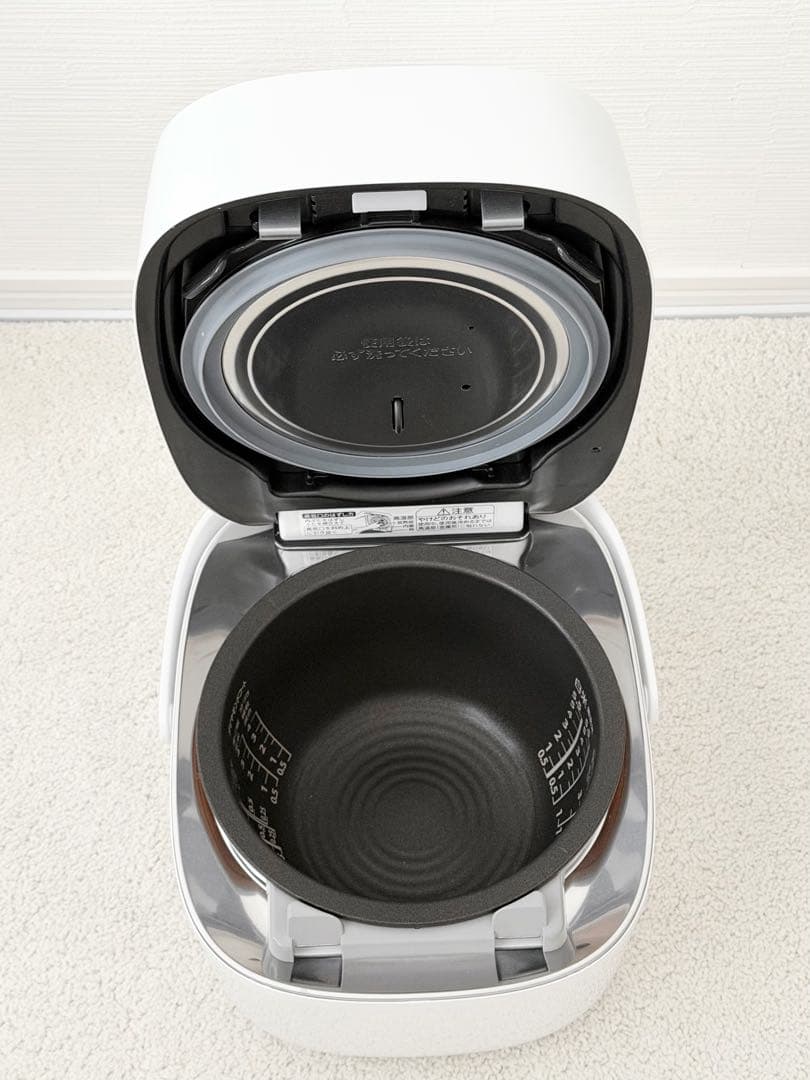 【美品】TOSHIBA 炊飯器 RC-10VSV(W)