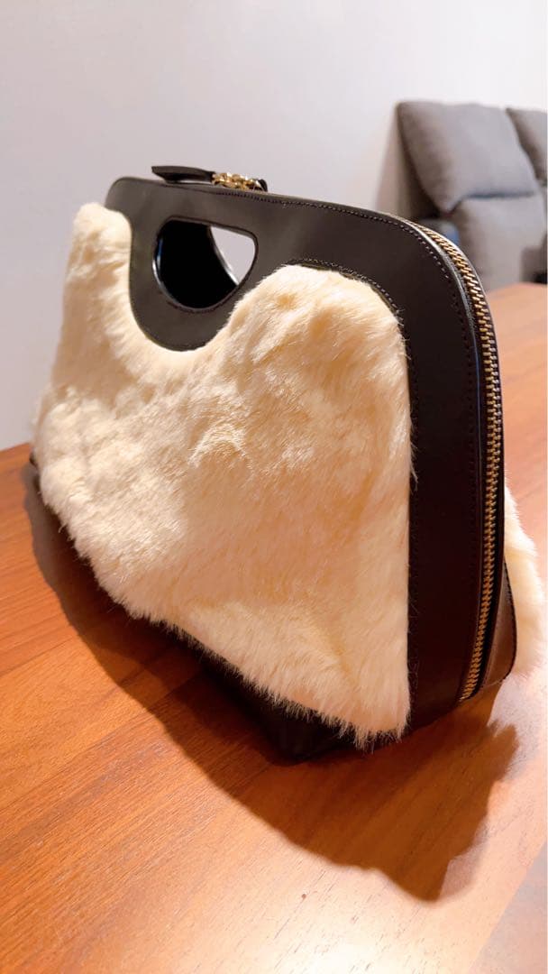 PELLICO ペリーコ　ファーバッグ　クラッチ