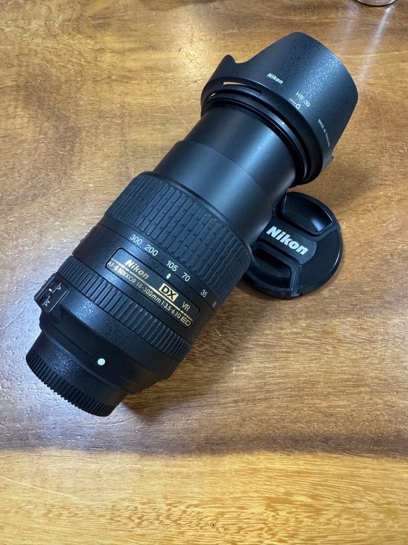 【極上美品】Nikon AF-S DX 18-300mm f/3.5-6.3