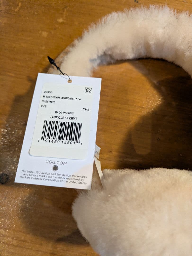 UGG 手袋シープスキン（スマートフォン対応）・イヤーマフセット チェスナット