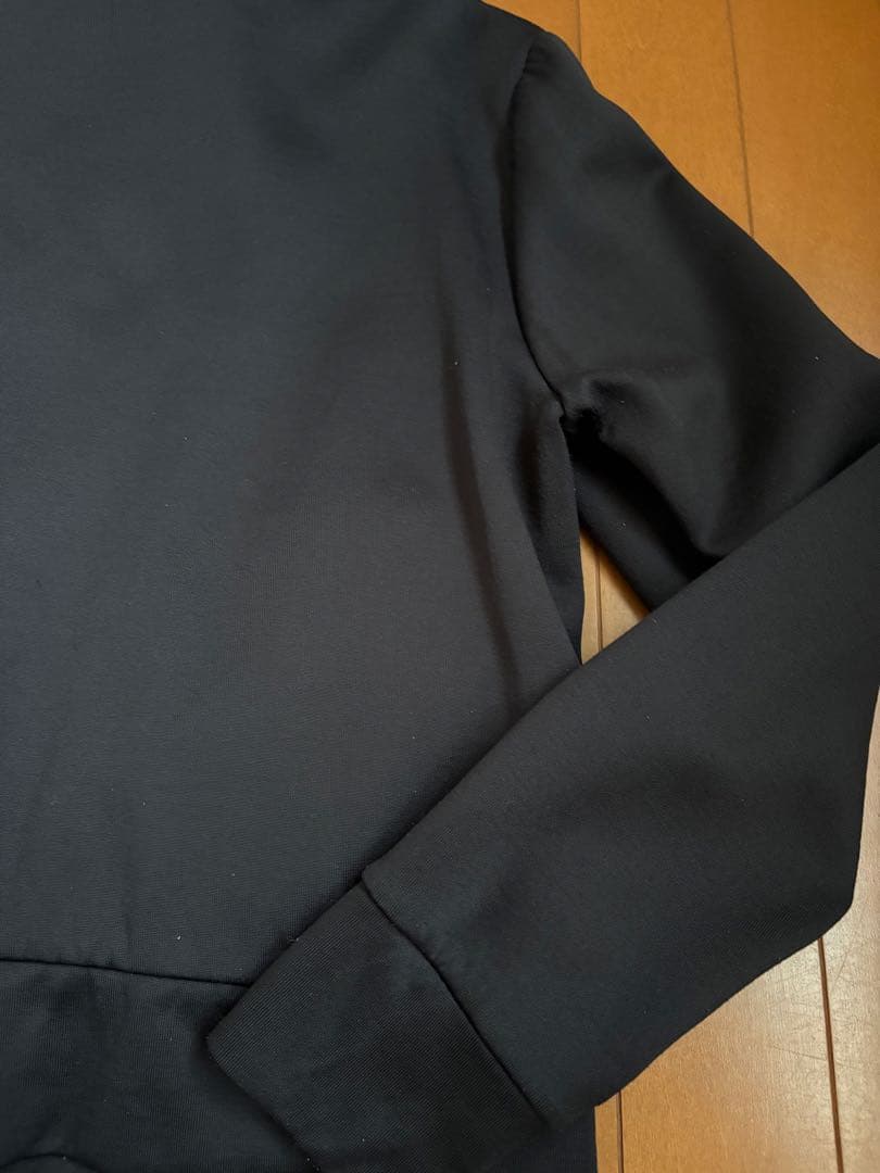 モンクレール　フロントロゴパーカー　ブラック