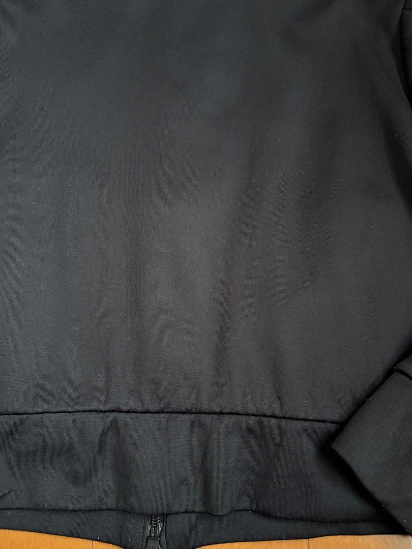 モンクレール　フロントロゴパーカー　ブラック