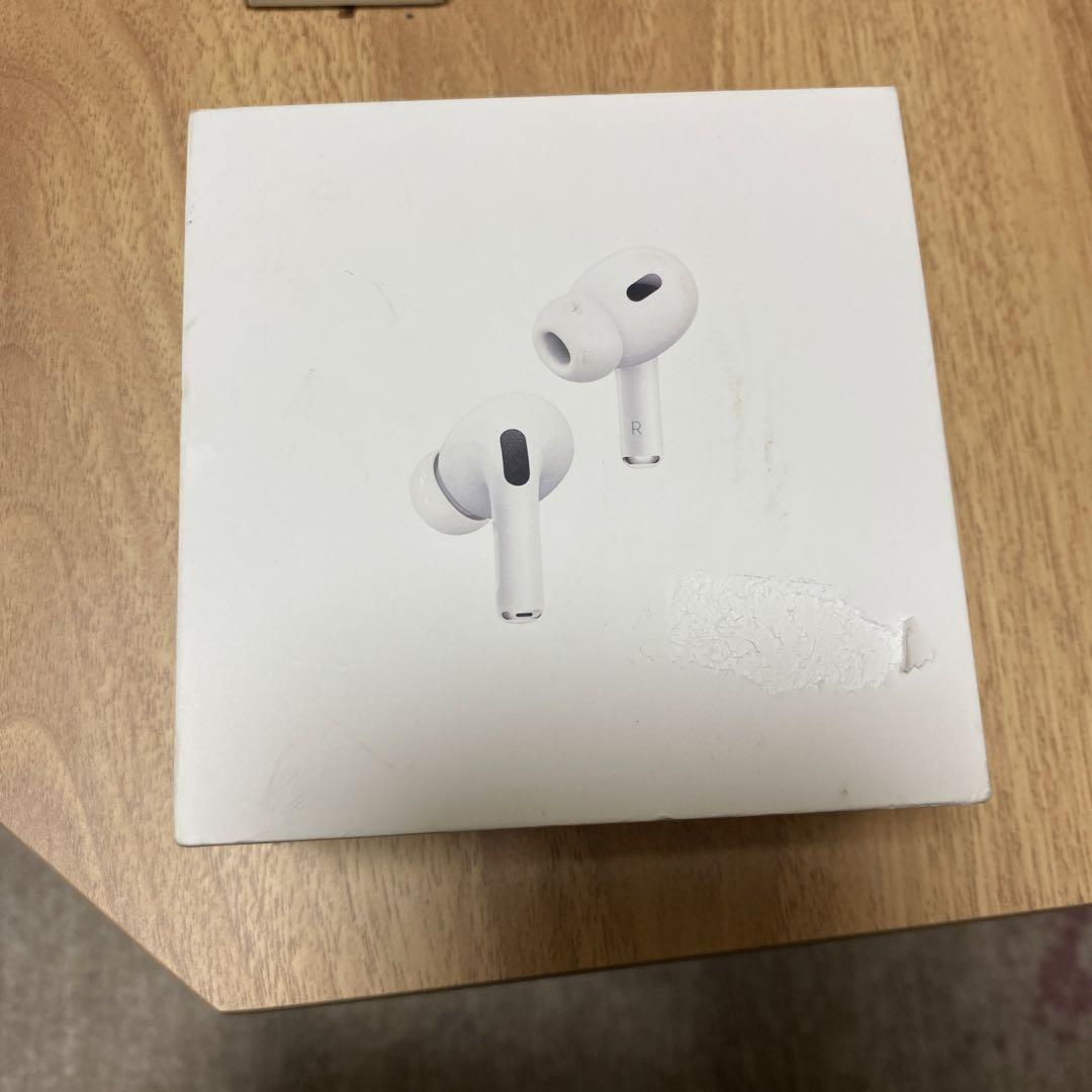 宏*井様 air pods pro 第2世代本体 イヤホンサイズ　箱、充電器付き
