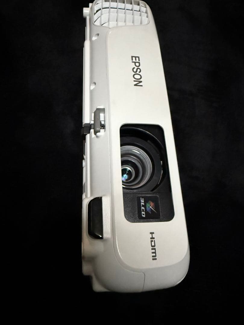 Epson EB-W28 プロジェクター 本体