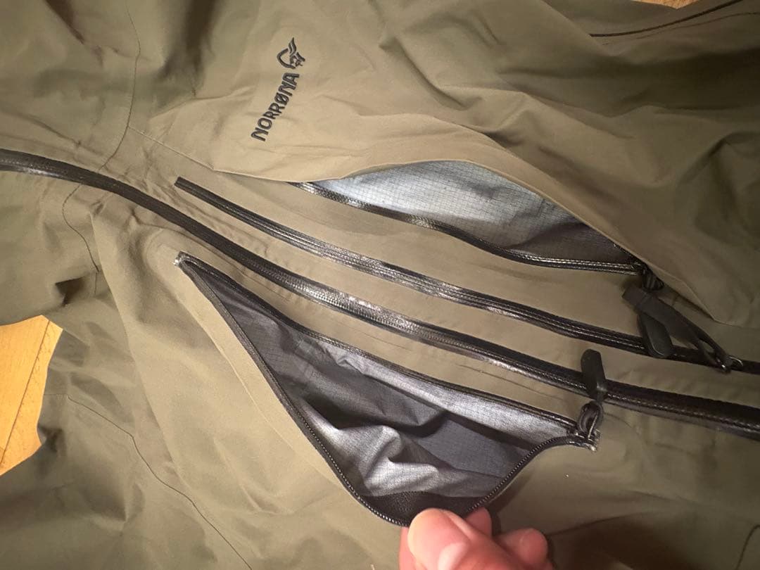 ノローナ　ロフォテンGORE-TEX Proジャケット
