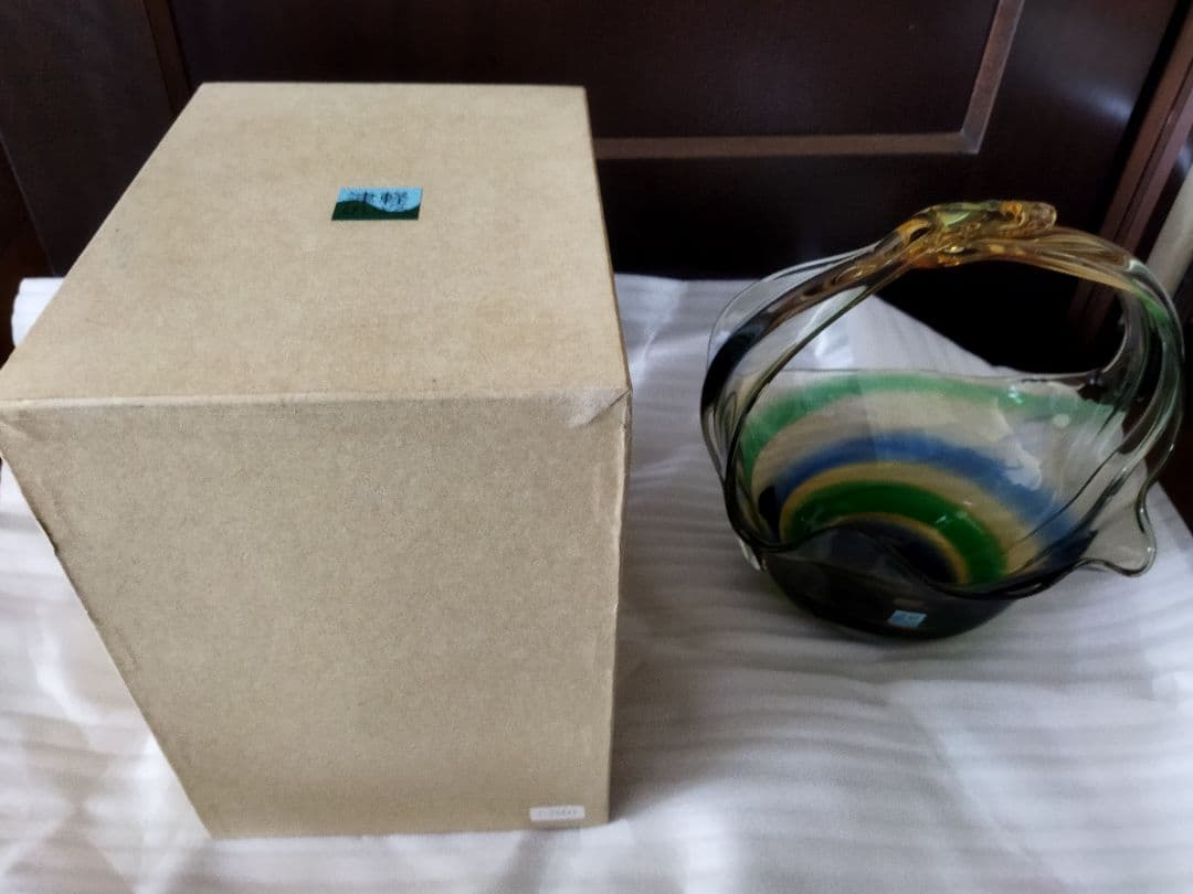 津軽びいどろ　手付き花器（花瓶）