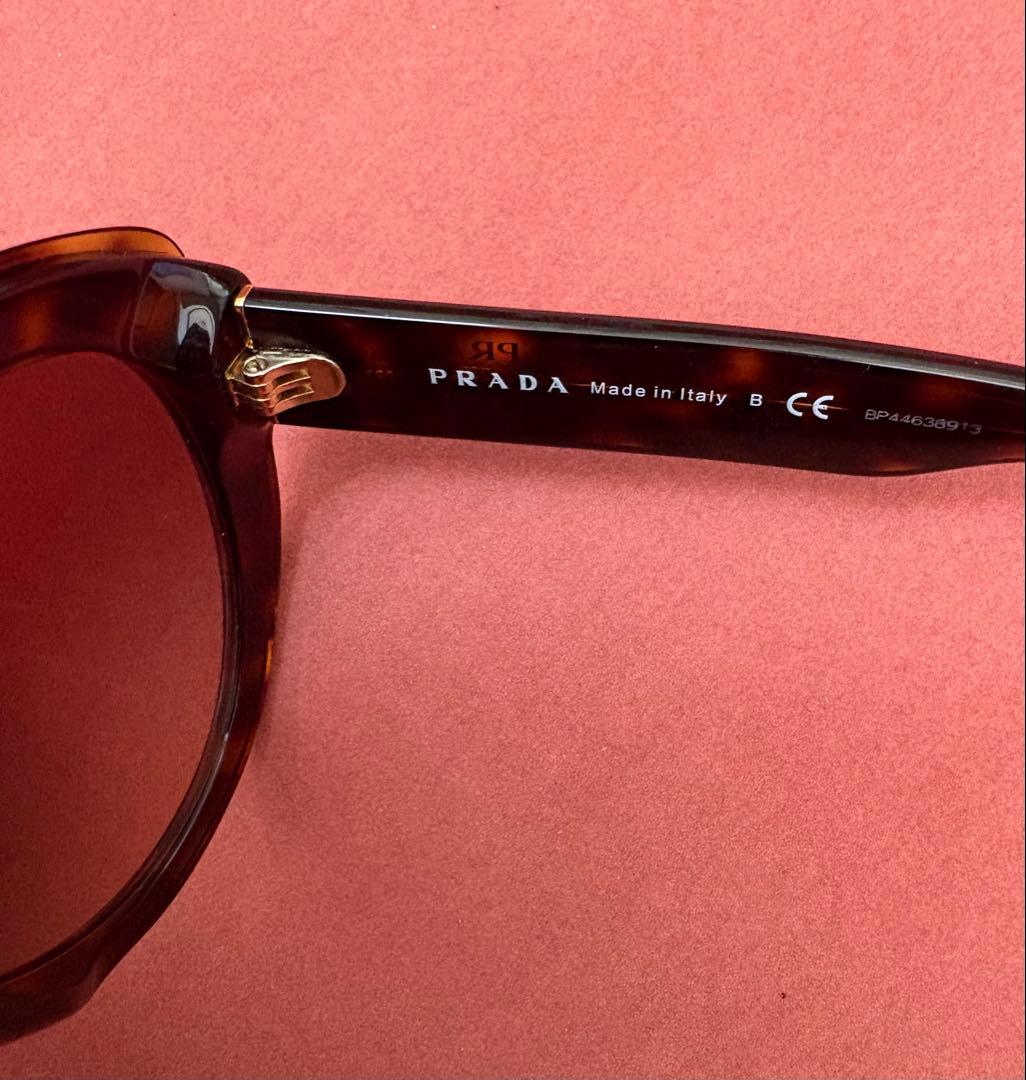 PRADA キャットアイサングラス ブラウン