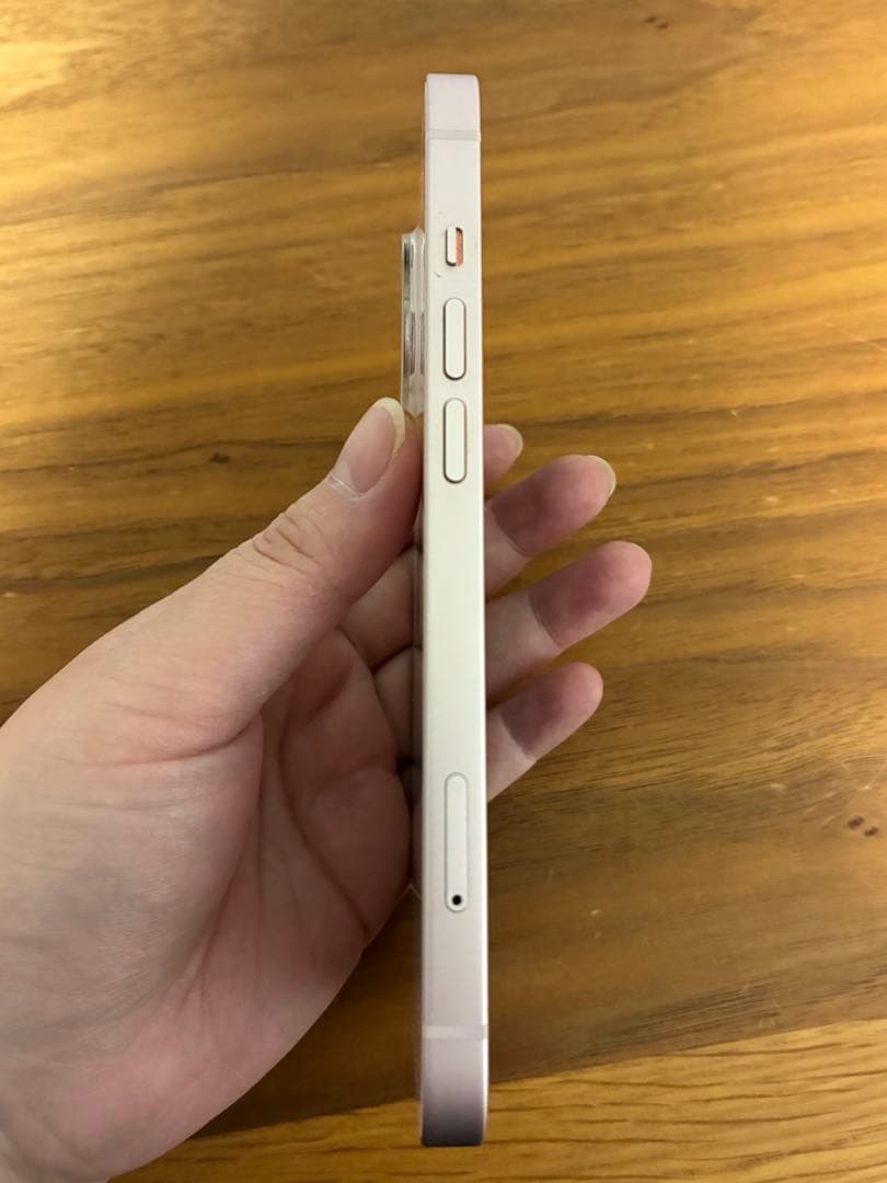 ト*ン様 iPhone 13ピンク バッテリー最大容量71%。