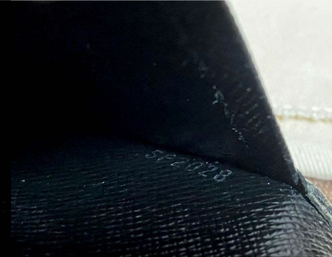 【美品】LOUIS VUITTON エピ　ポルトフォイユ・プラザ　ウォレット