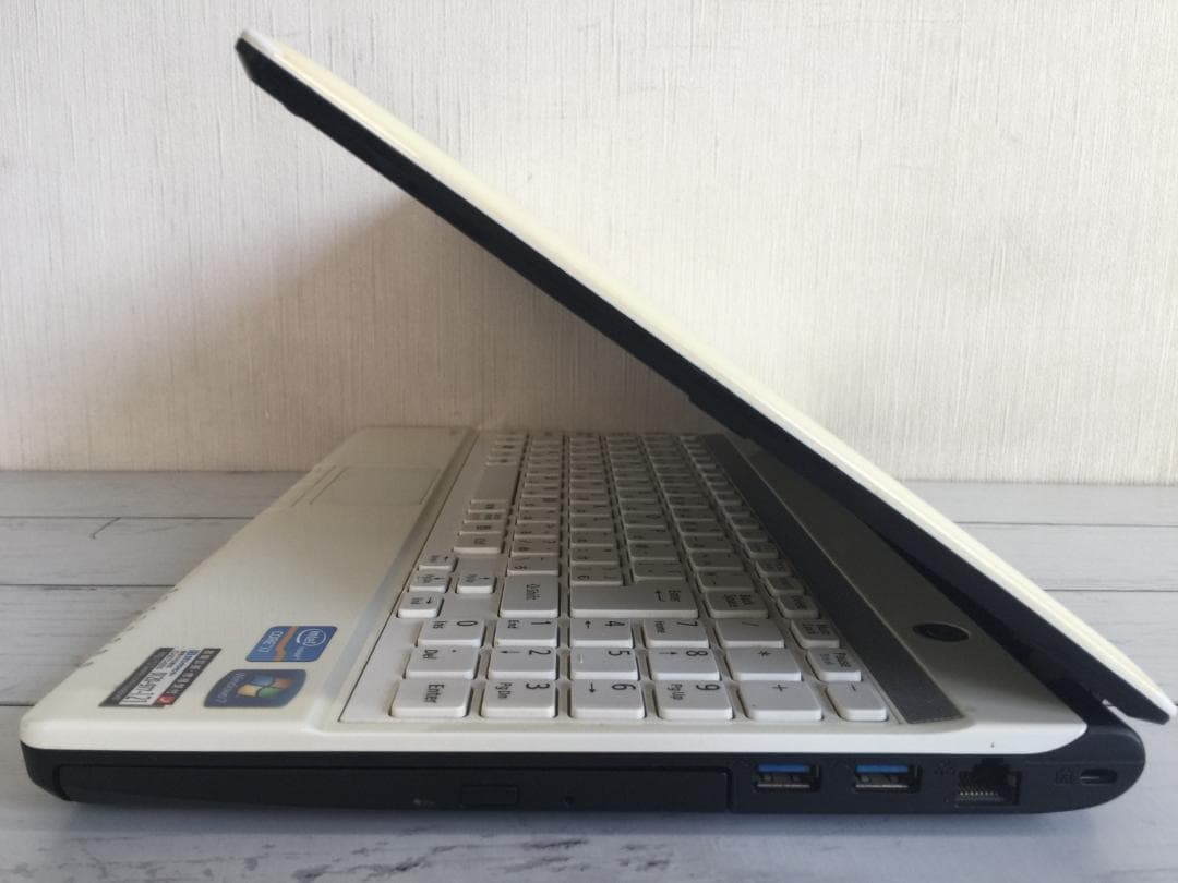 NEC PC-LM750HS6W 13.3型液晶 コンパクト テンキ付きノート