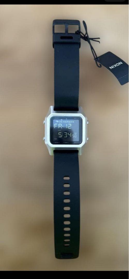 デジタル腕時計 ブラック シリコンバンド