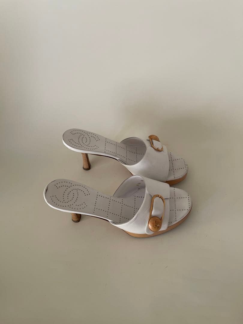 美品正規品Chanelシャネルホワイトサンダルミュール