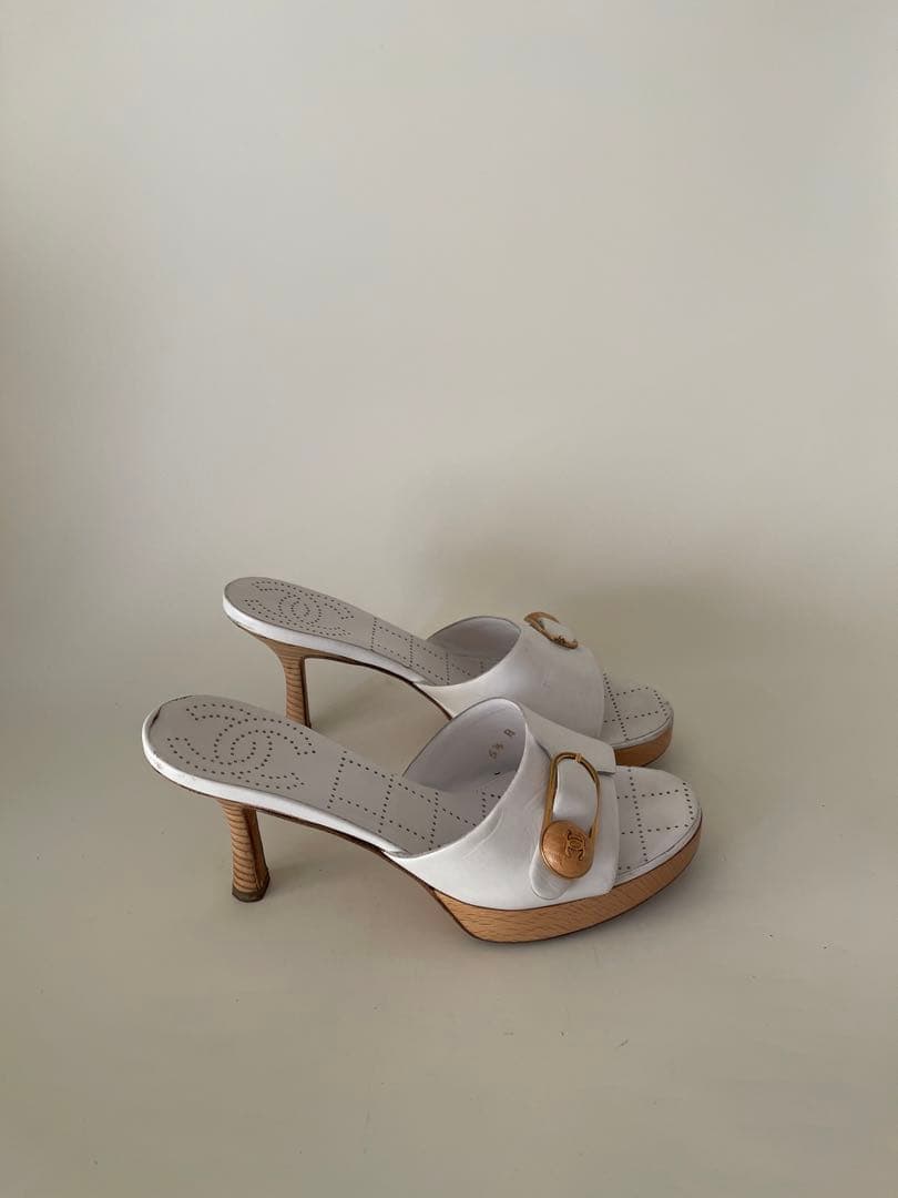 美品正規品Chanelシャネルホワイトサンダルミュール