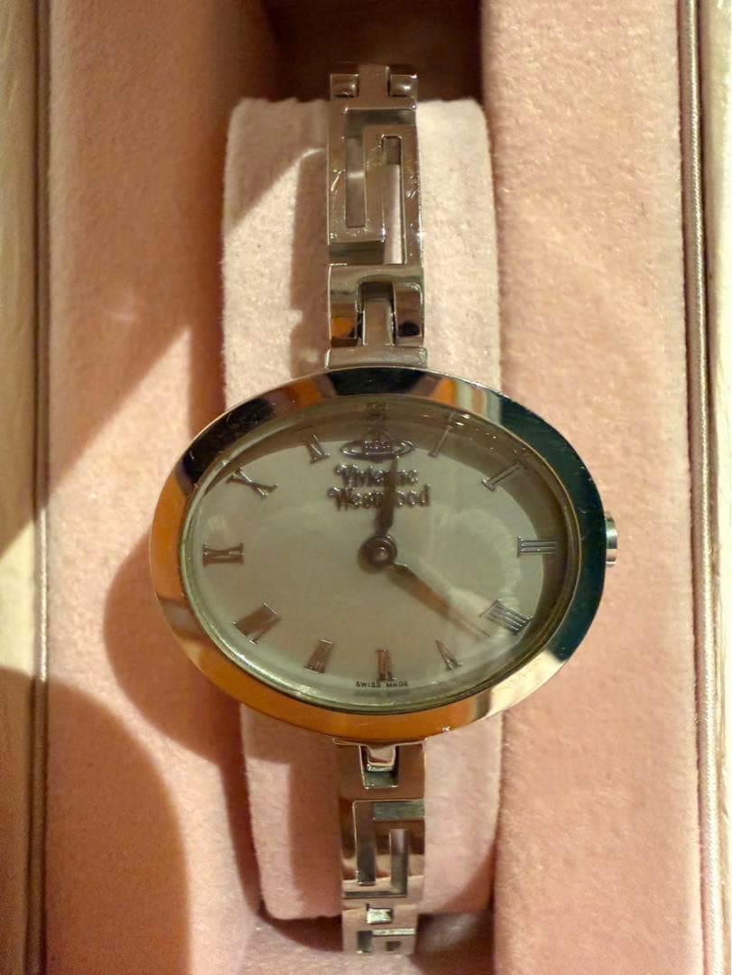 【極美品】Vivienne Westwood アナログ時計 シルバー