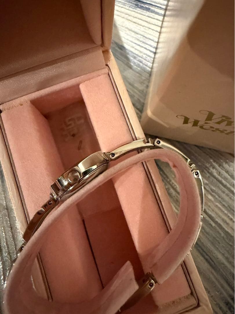 【極美品】Vivienne Westwood アナログ時計 シルバー