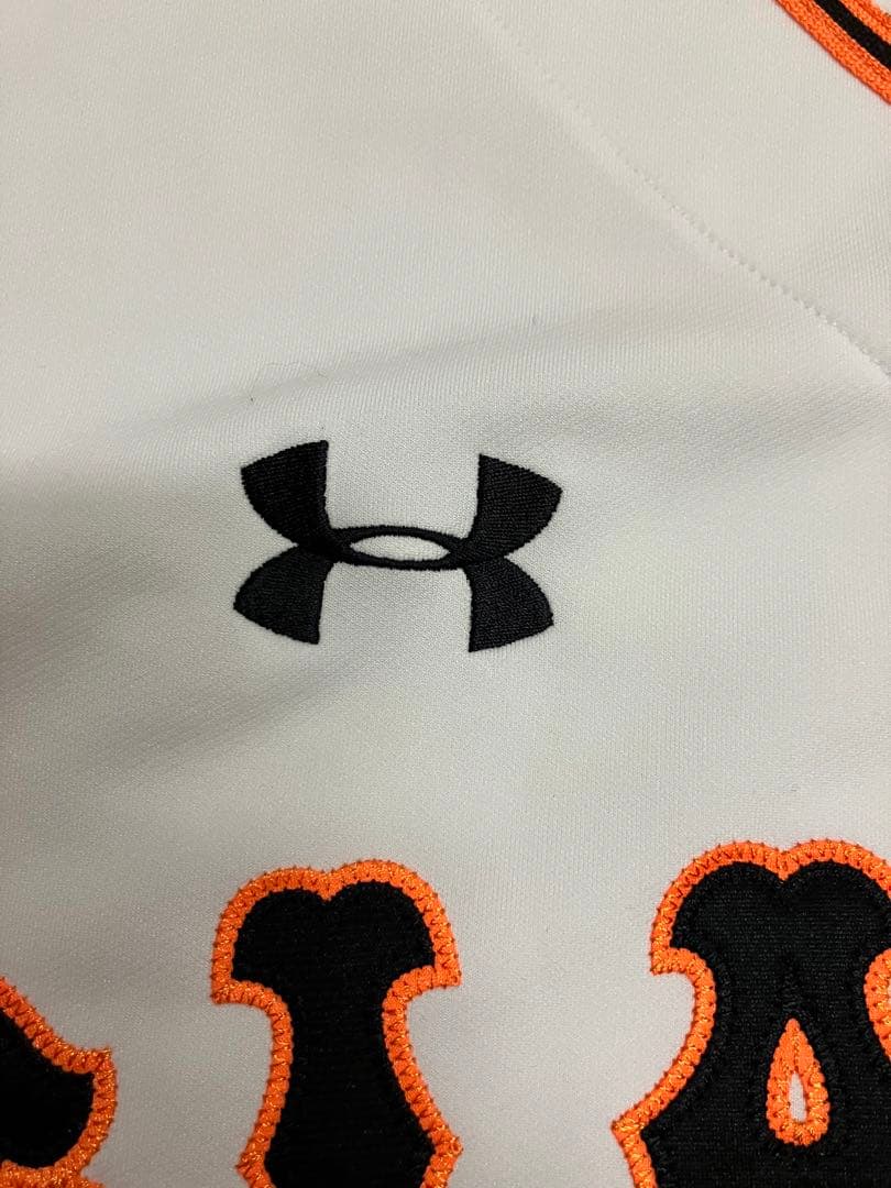 読売ジャイアンツ　読売巨人軍　ユニフォーム　無地　背番号無し　アンダーアーマー