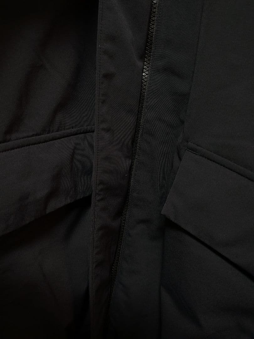 【adidas 】新品未使用 ブラック中綿 ジャケットタグ付きＬサイズ