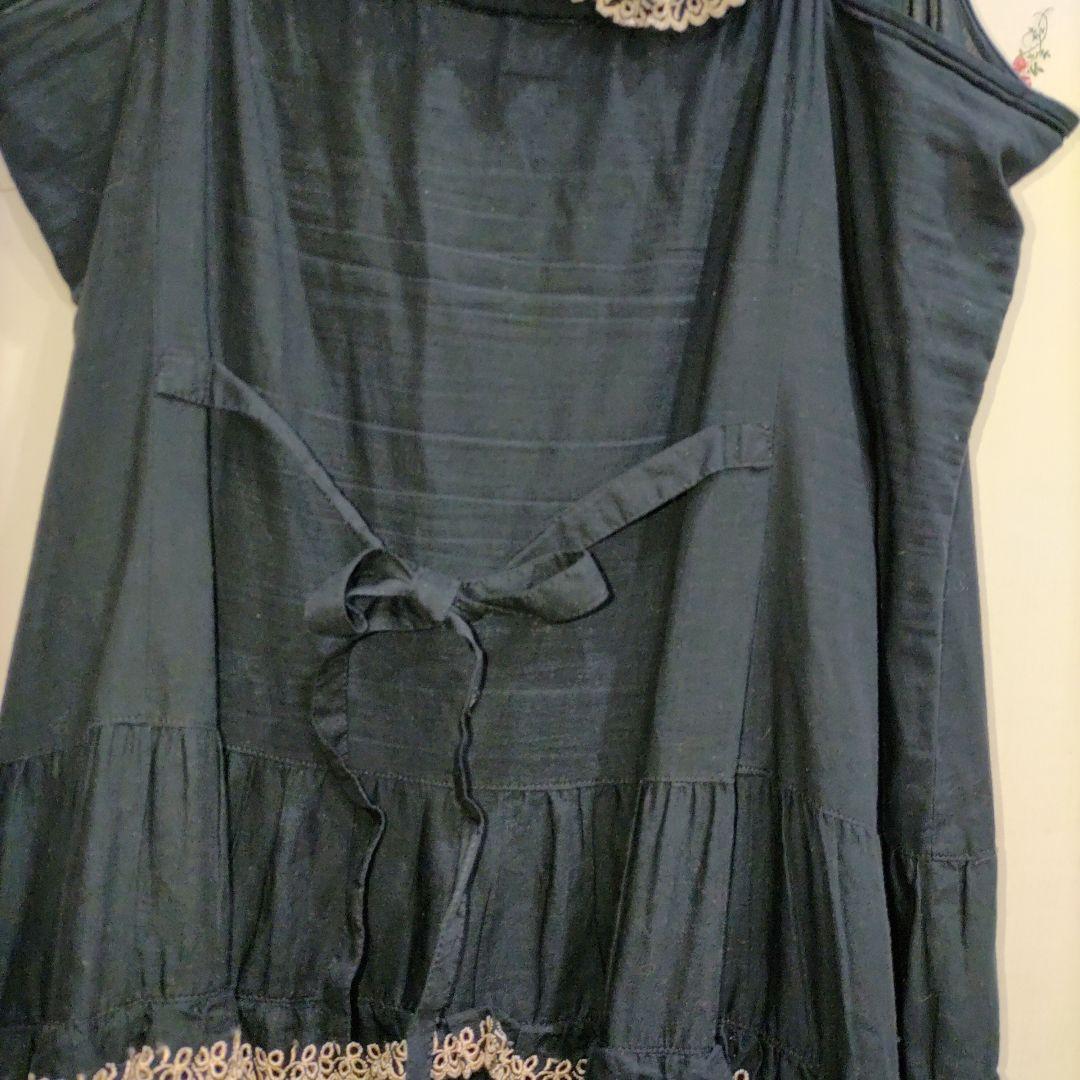 ピンクハウス　段々ワンピース　カットワーク、花刺繍入　濃紺✕ピンク