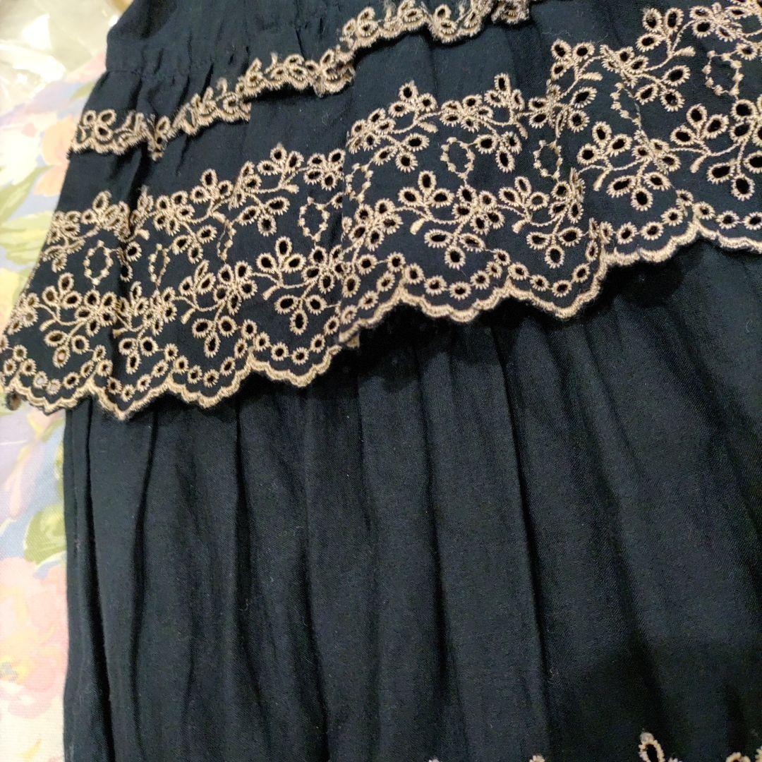 ピンクハウス　段々ワンピース　カットワーク、花刺繍入　濃紺✕ピンク