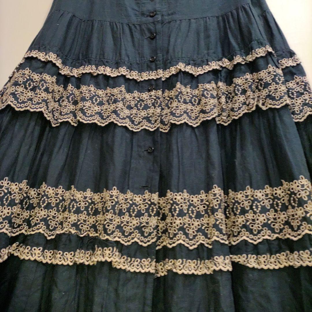 ピンクハウス　段々ワンピース　カットワーク、花刺繍入　濃紺✕ピンク