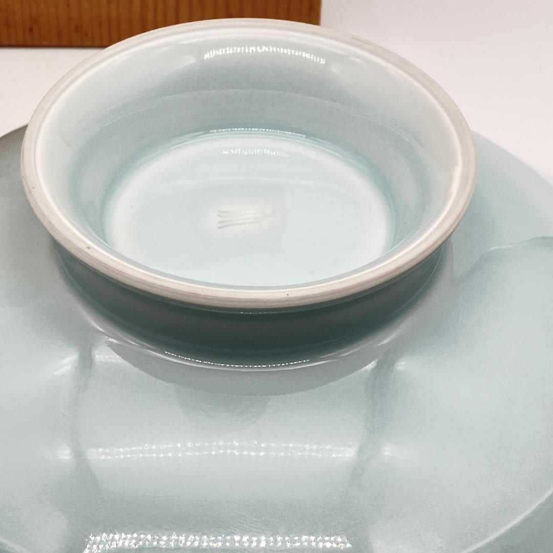 み*ん様 快山窯　塚本快示　青白磁 華鳥兎文高台鉢　人間国宝　共箱　未使用　長期