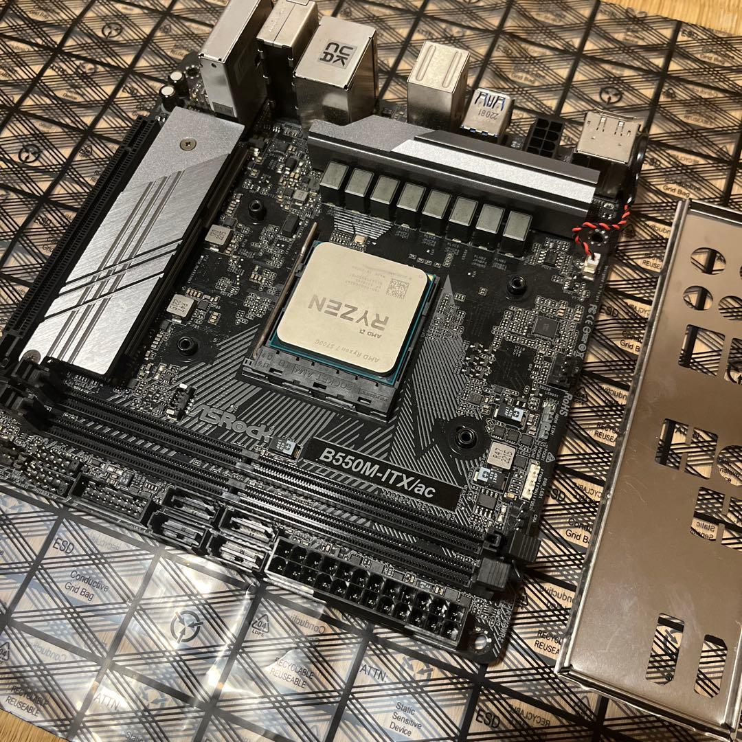 マザーボード ASROCK B550M-ITX/ac / AMD Ryzen 7 5700G