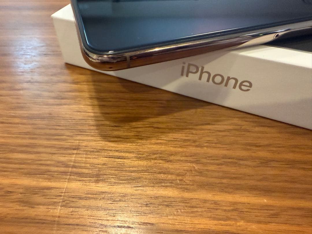 バッテリー100% iPhone 11 Pro max 256GB SIMフリー
