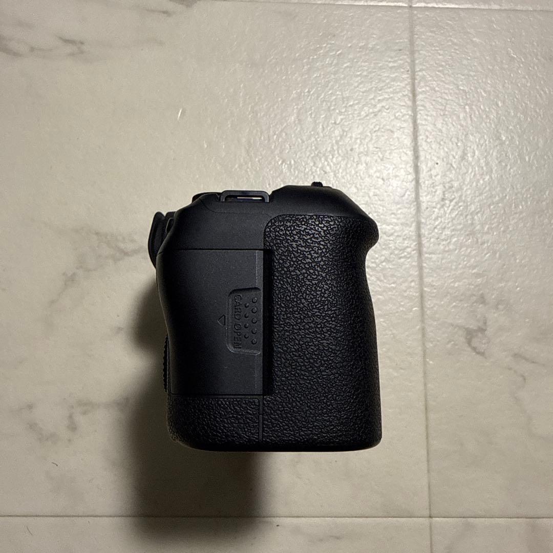 EOS R6 mark2 ボディ + バッテリーグリップ + バッテリー2個