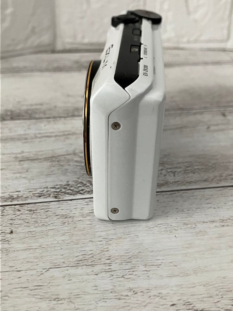 専用　CASIO EX-ZR200 コンパクトデジタルカメラ