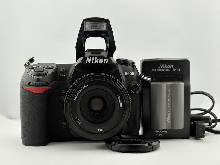 ★極上品★ ニコン D200 ボディ/ レンズキッド★純正バッテリー、充電器付★