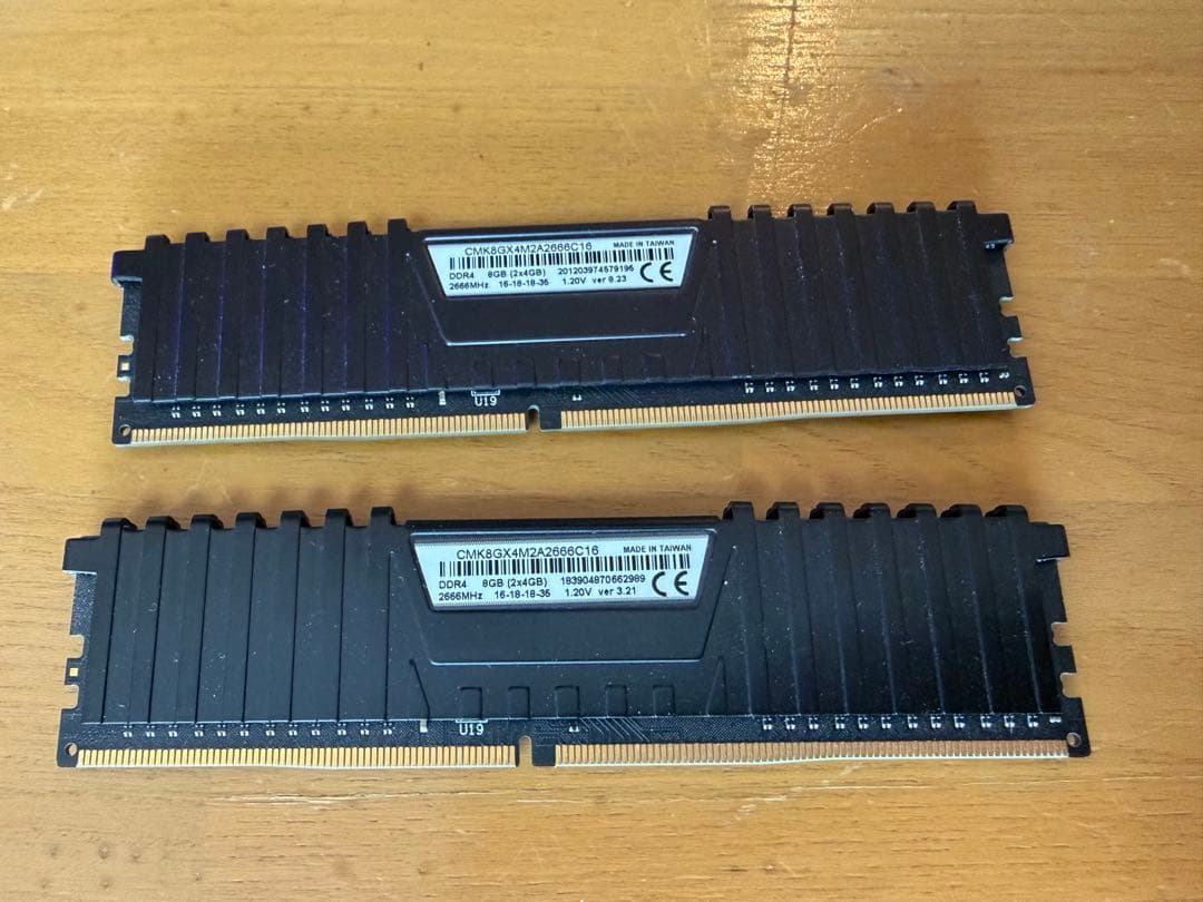 CORSAIR DDR4 4GB×4枚セット（合計16GB） メモリー