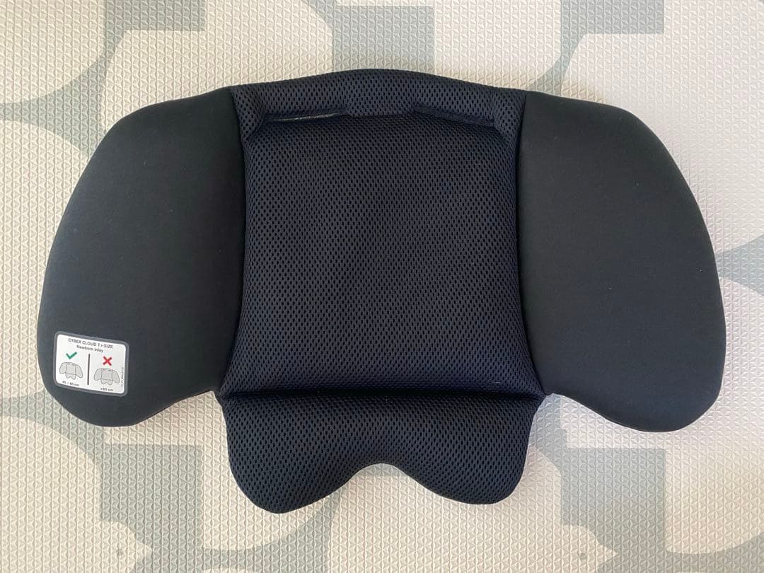 【美品】Cybexベビーシート クラウド T i-Size ブラック