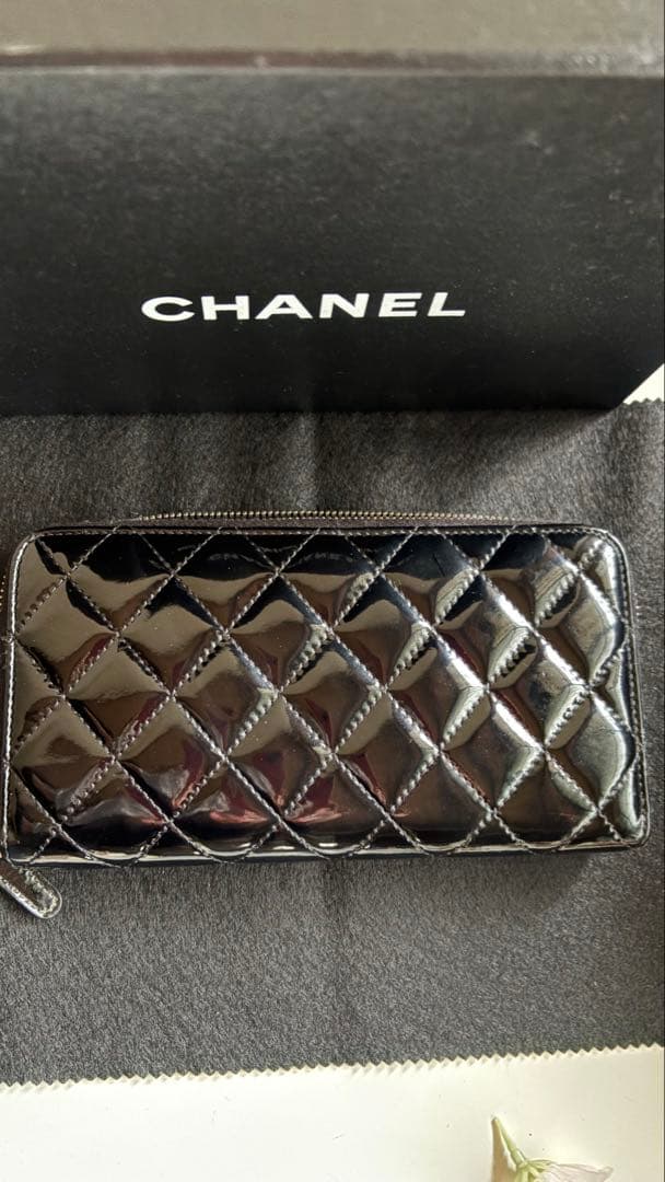 CHANEL ブラック パテントレザー 長財布