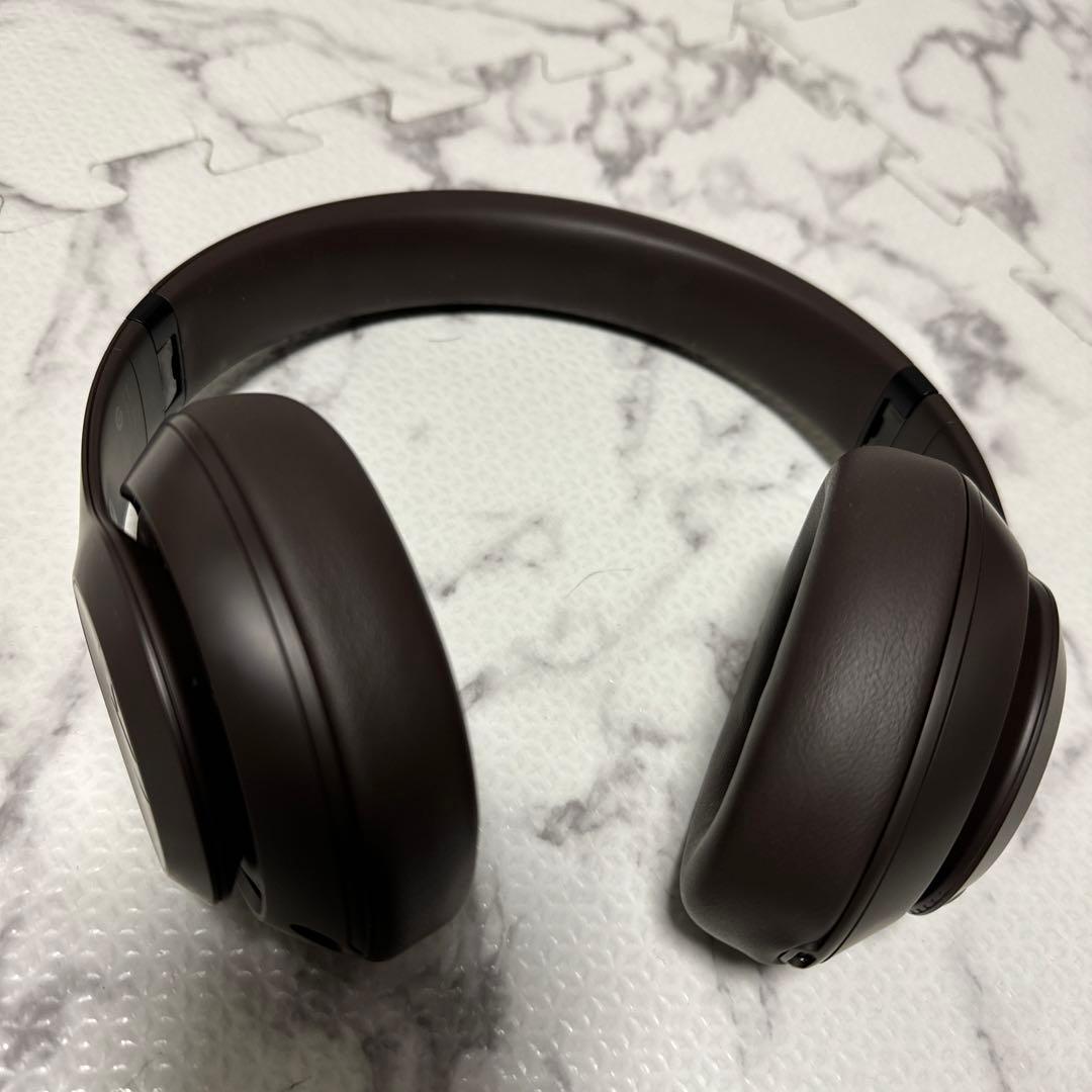 Beats studio Proブラウン
