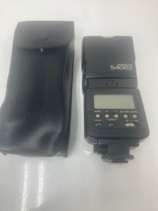 EOS1 本体、望遠レンズ2個セット（バッテリー部分なし）