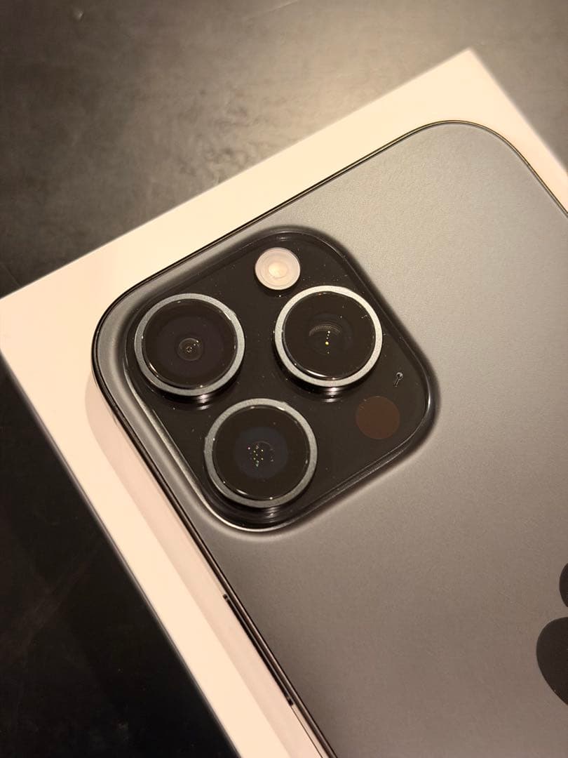 【傷無・バッテリー100%・付属品有】iPhone16ProMax 256GB