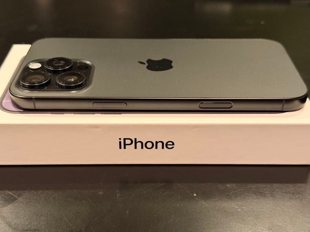 【傷無・バッテリー100%・付属品有】iPhone16ProMax 256GB