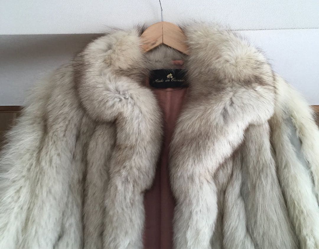 SAGA FOX サガフォックス　　毛皮 フォックス　　　ファー　コート