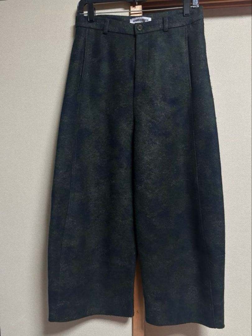 sU HENRIK VIBSKOV ダークグリーン ワイドパンツ