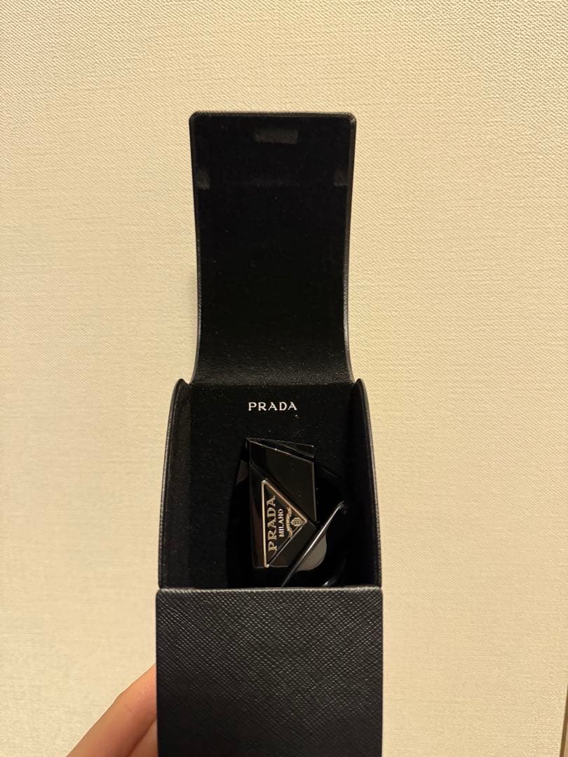 PRADA スクエア　ロゴサングラス