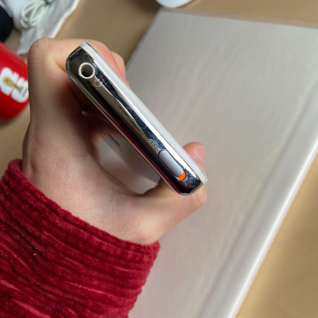 iPod classic 第5世代 30GB ホワイト 充電ケーブル付き