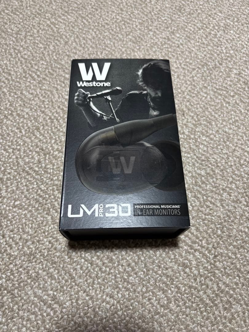 Westone UM Pro 30 スモーク 左側不良あり 箱、ケース