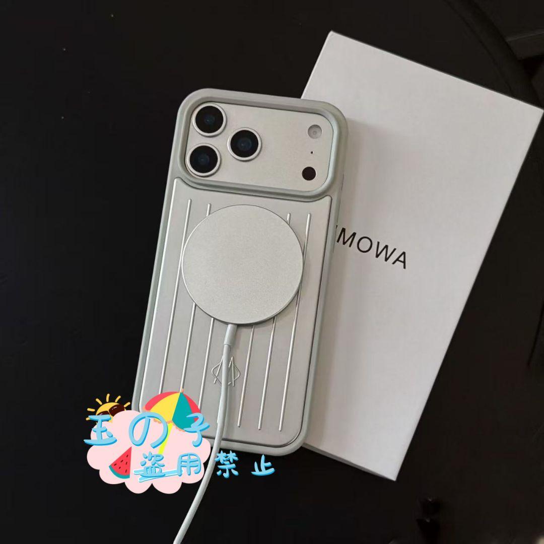 RIMOWA iPhone17ProMax白ケースワイヤレス充電対応