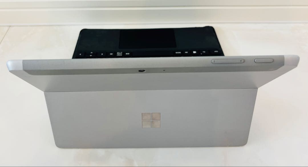 f*m様 Surface GO 4415Y/8GB/128GB